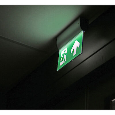 Noodverlichting met LED armatuur